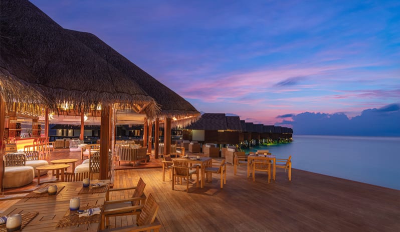 Ralu Bar & Lounge night light